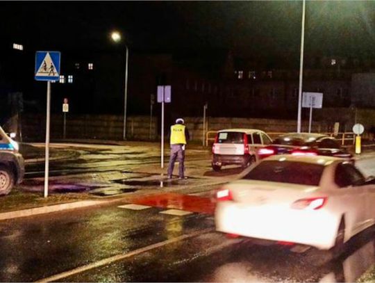 Potrącił pieszą w Słupsku. Zatrzymane prawo jazdy 20-letniemu kierowcy