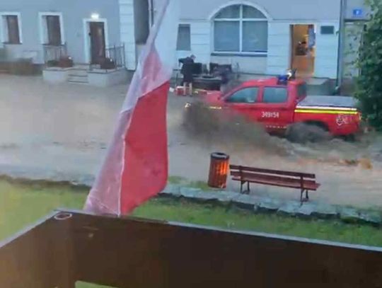 Powódź w powiecie elbląskim. Zalane ulice, piwnice i domy – mieszkańcy walczyli z żywiołem