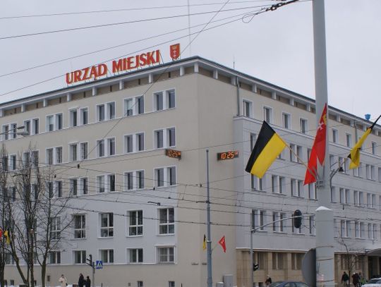 „Powrót Gdańska do Macierzy” - wieńce na cmentarzu żołnierzy radzieckich