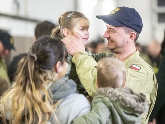 Powrót gdańskich strażaków z misji w Turcji. Wzruszające powitanie ratowników z Pomorza
