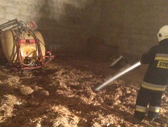 Pożar stodoły. Siedem zastępów straży pożarnej walczyło z ogniem w Starej Jani