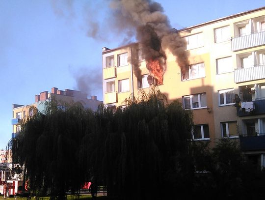 Pożar w bloku na osiedlu Kopernika ZDJĘCIA