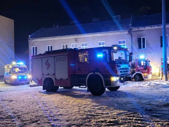 Pożar w mieszkaniu przy ul. Piaskowej i ewakuacja 23 osób! Ogień wybuchł w mieszkaniu będącym pustostanem...