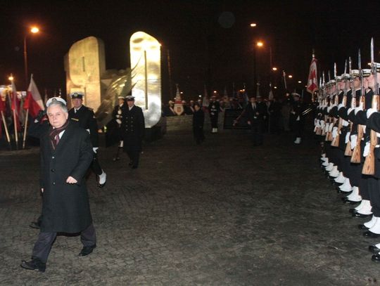 Prezydent Kaczyński: Chwała bohaterom Grudnia'70, stoczniowcom pomogę 