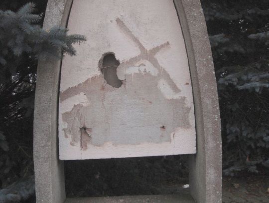 Profani Sanktuarium w Piasecznie nadal na wolności!