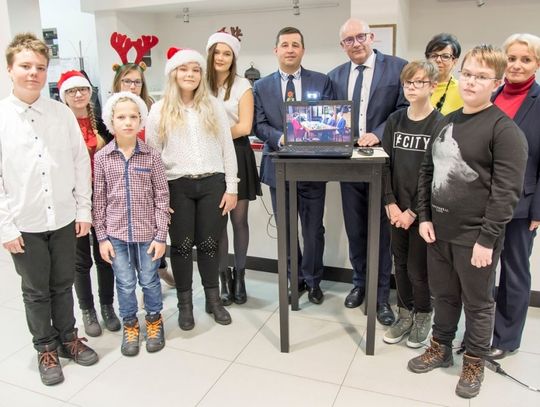 Profesor Jan Miodek odpowiadał na pytania uczniów