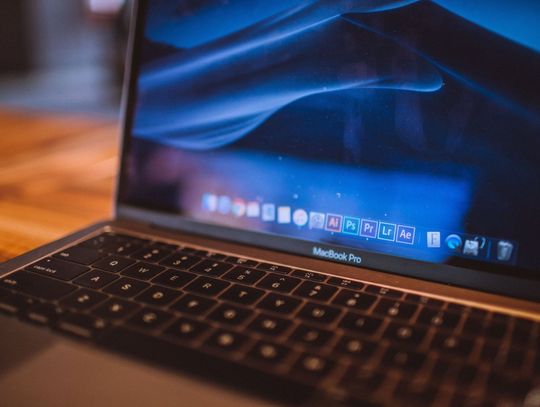 Programista baz danych - ile zarabia i gdzie może znaleźć pracę?