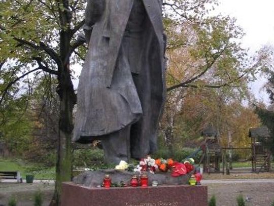 Protest przeciwko gloryfikowaniu symboli komunistycznych 