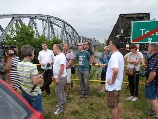 Protestowali w sprawie przebudowy mostu [ZDJĘCIA]