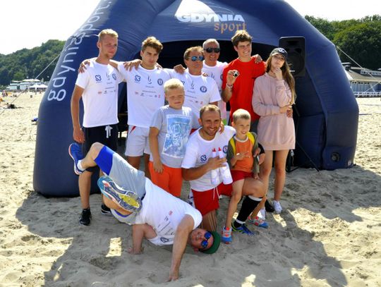 Przebiegł całe wybrzeże w szczytnym celu 