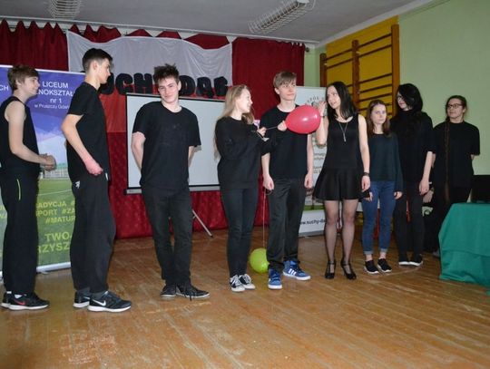 Przedstawienie „Pomyślmy o HIV” w Suchym Dębie