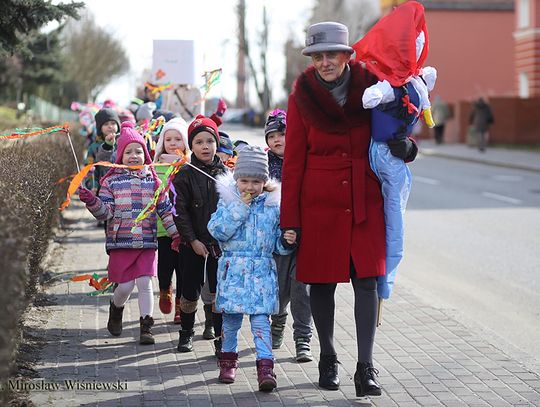 Przedszkolaki z „Jedyneczki” powitały wiosnę