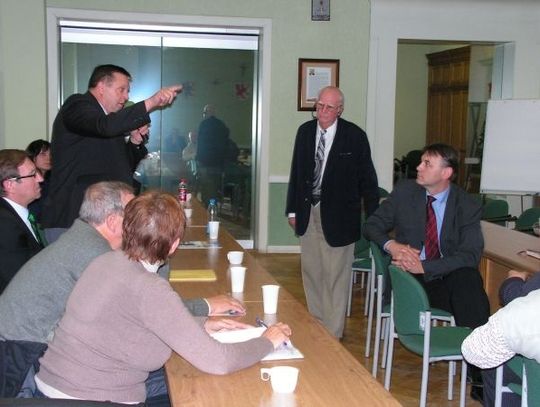 Przekonać samorządowców - budowa statku ze znakami zapytania