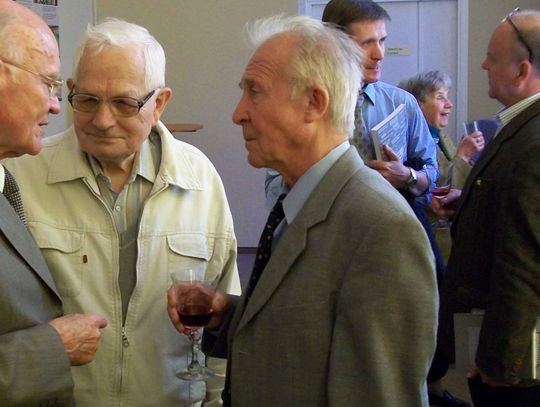 Przemek Kuciewicz - Latarką w półmrok