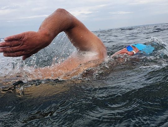 Przepłynie Loch Ness dla małych pacjentów z Gdyni
