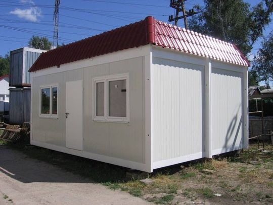 Przesiedleni mieszkańcy czekają na konterenerowe lokum. Zima pokrzyżowała plany