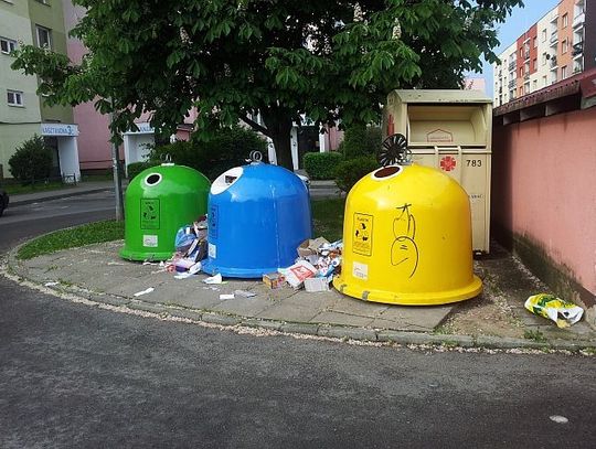 Przesypujące się kontenery