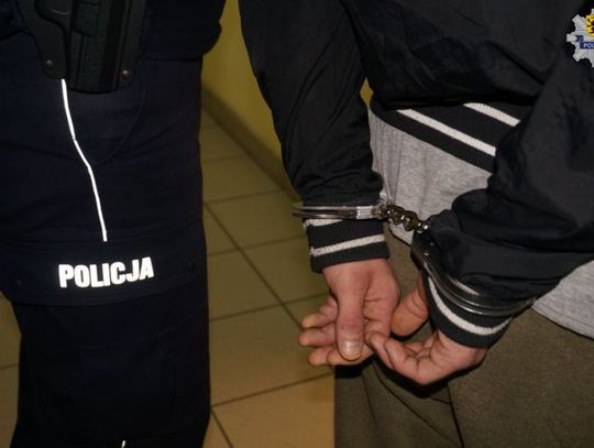 Przyjechał na stację benzynową ... i zasnął