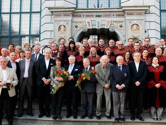 Przywilej mówienia dobrze i o innych 