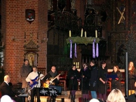 Publiczność śpiewała z artystami. Koncert kolęd i pastorałek w Bazylice Katedralnej