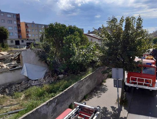 Pustostan uległ zawaleniu. Szczęśliwie nikt nie ucierpiał...