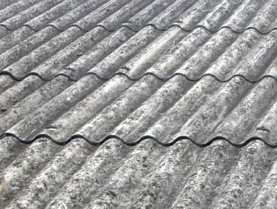 Radni przyjęli program usuwania azbestu