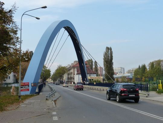 Radny prosi o iluminację wiaduktu