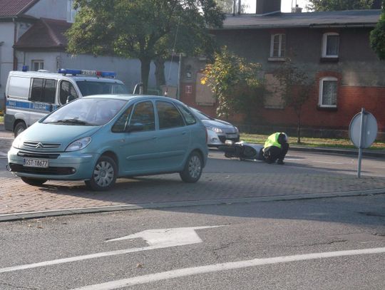 Ranny kierowca. Poranne zderzenie przy Wojska Polskiego (ZDJĘCIA)