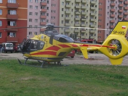 Ratowali 77-latka przy ul. Jagiełły. Start śmigłowca (FILM)