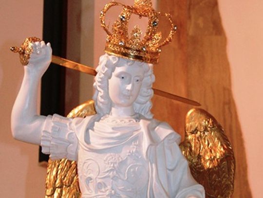 Rekolekcje księdza Prusakiewicza . Figura św. Michała Archanioła z Cudownej Groty Objawień w Starogardzie 