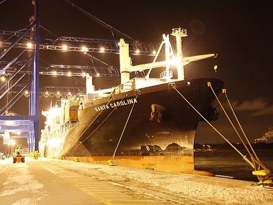 Rekordowy kontenerowiec w porcie gdańskim