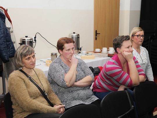 Rodzice walczą o utrzymanie szkół