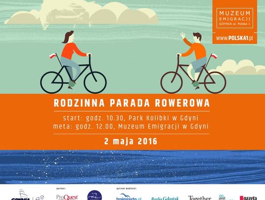 Rodzinna parada rowerowa w Dzień Flagi RP