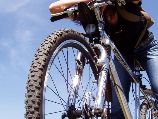 Rolki, spacer, grill i... spektakl