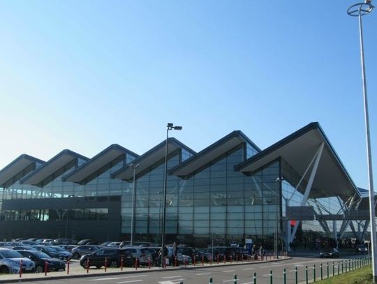 Rośnie liczba pasażerów latających z gdańskiego lotniska 