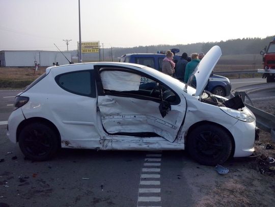 Rozbite auta po groźnym wypadku w Jaźwiskach. (ZDJĘCIA)