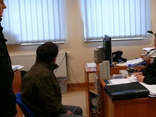 Rozbój w kantorze, groził bronią. Oddał strzał i uciekł