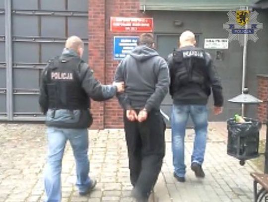 Rozboje w SKM - groził nożem. Ukrywał się w hotelu robotniczm 