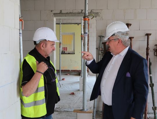 Rozmowy pod stemplami. Rozbudowa szkoły w Bobowie idzie pełną parą