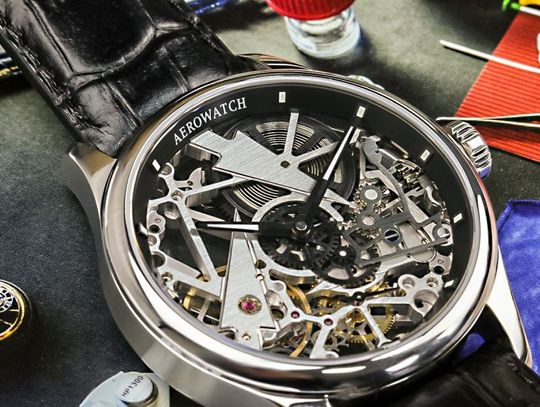 Różnorodność zegarków potrafi przysporzyć wielu problemów. Poznaj zasady jakimi się kierować