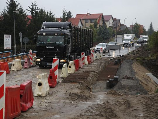 Ruch wahadłowy na moście nad Liwą