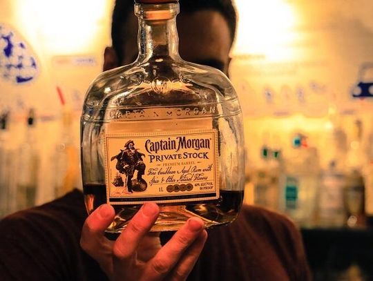 Rum Captain Morgan – dlaczego kojarzymy go z piratami?
