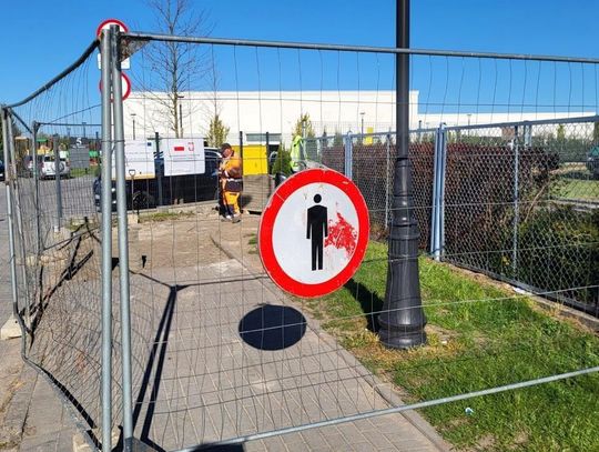 Ruszyła przebudowa deptaka w kierunku osiedla w Zblewie