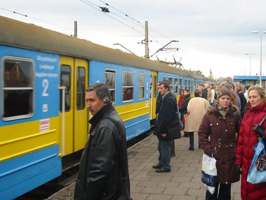 Ścisk w porannym pociągu zdenerwował pasażerów