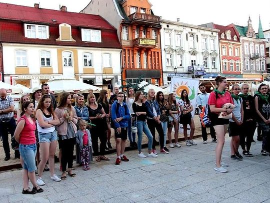 ŚDM. ZDJĘCIA, FILM: Pielgrzymi przybyli do Starogardu