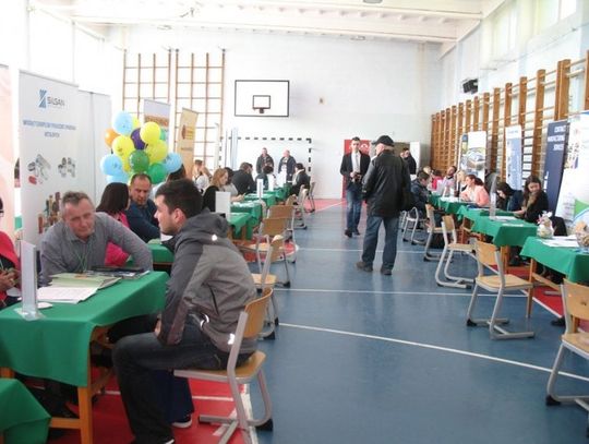 Setki mieszkańców i ofert pracy. W ZSE odbyły się Targi Pracy