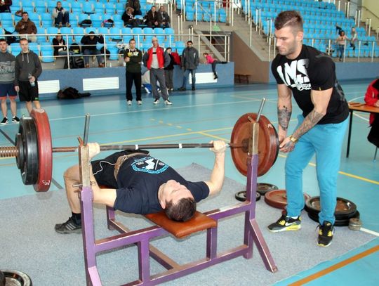 Siłacze walczyli na leżąco - Mistrzostwa Powiatu Tczewskiego w Wyciskaniu Sztangi