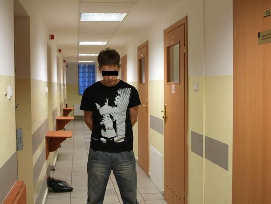 Skakał po samochodzie, bo nie wpuścili go do pubu