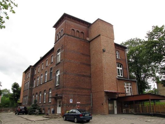 Skakał z bólem po skierowanie. Co na to szpital?