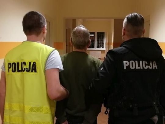 Skatował psa i wyrzucił do śmietnika.